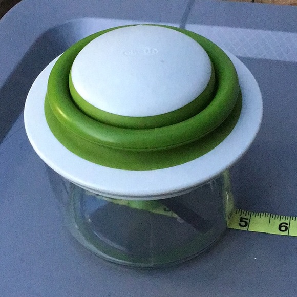 CHEF’N VEGGICHOP HAND-POWERED FOOD CHOPPER - Picture 9 of 11